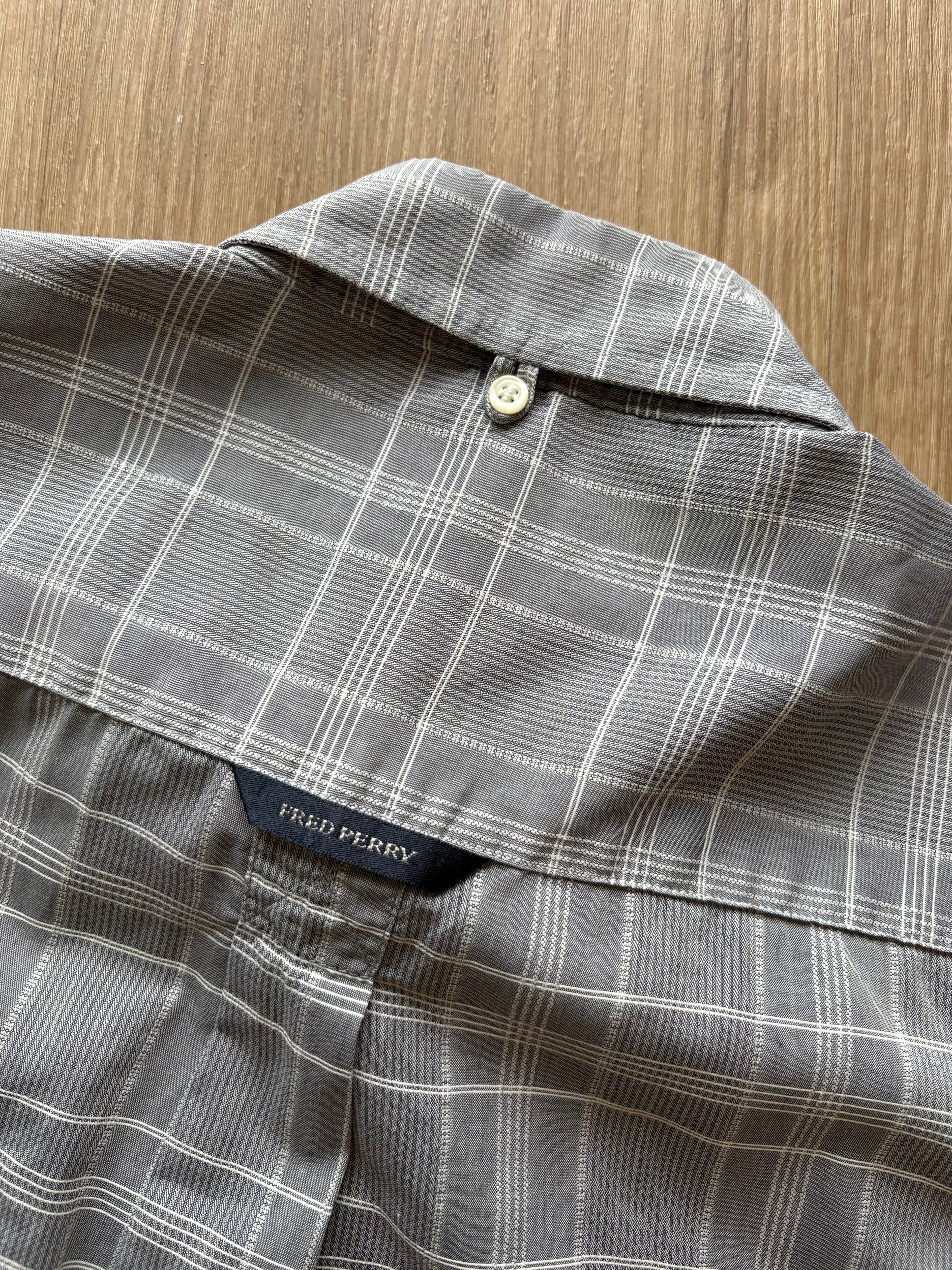 Vintage 90s Fred Perry Grey Short Sleeved Shirt (XL)