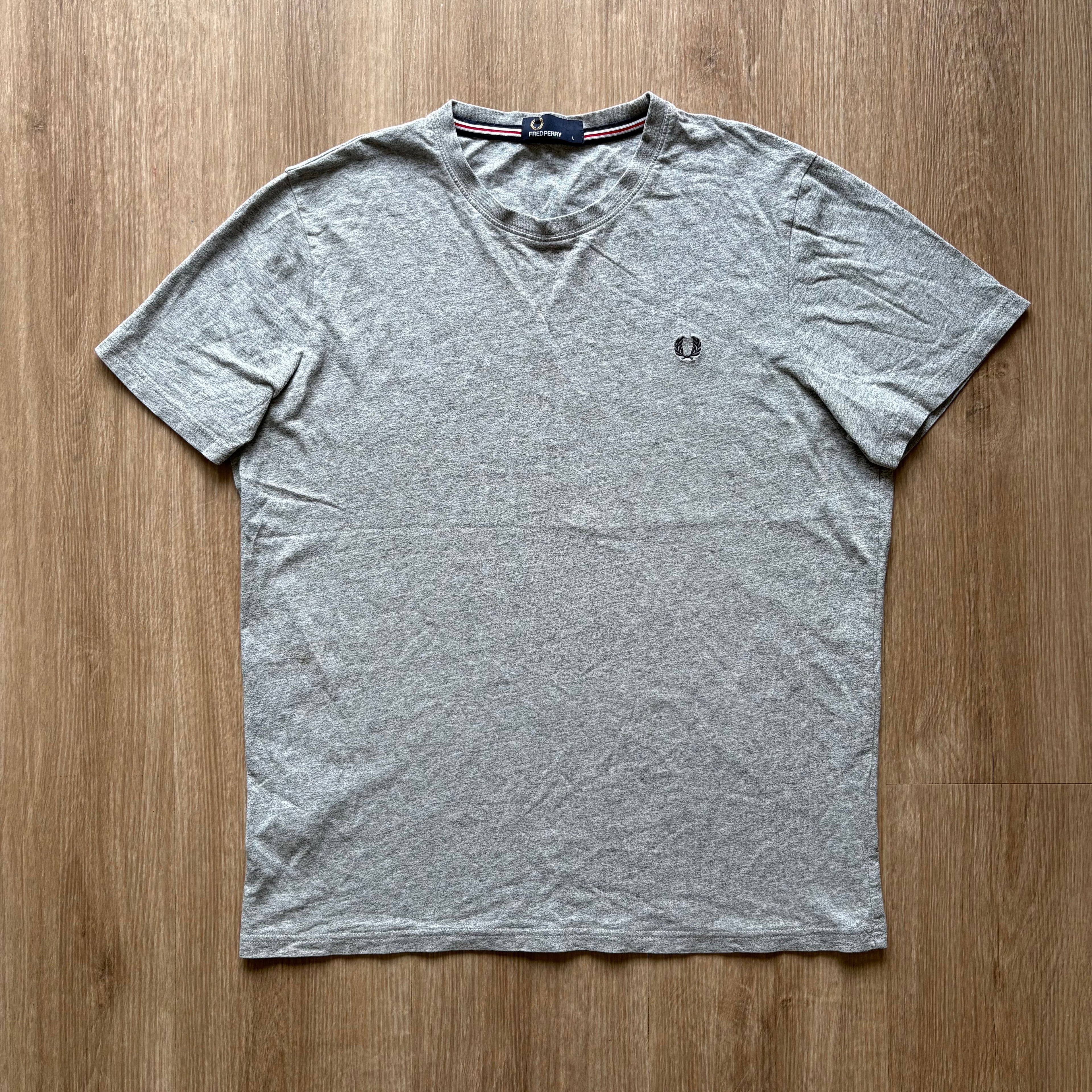 Vintage Fred Perry Grey T-Shirt (L)