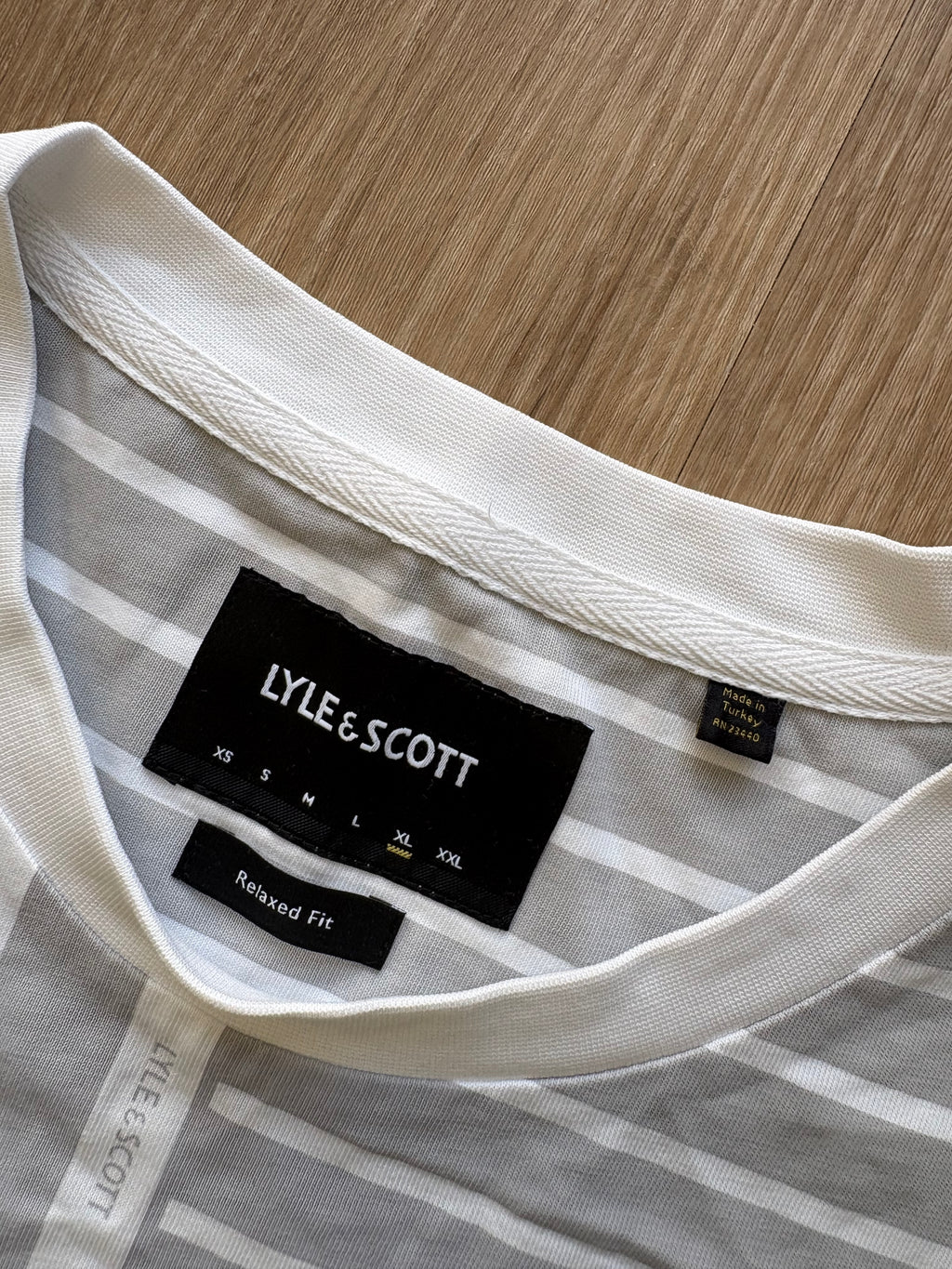 Vintage Lyle & Scott White & Grey T-Shirt (XL)