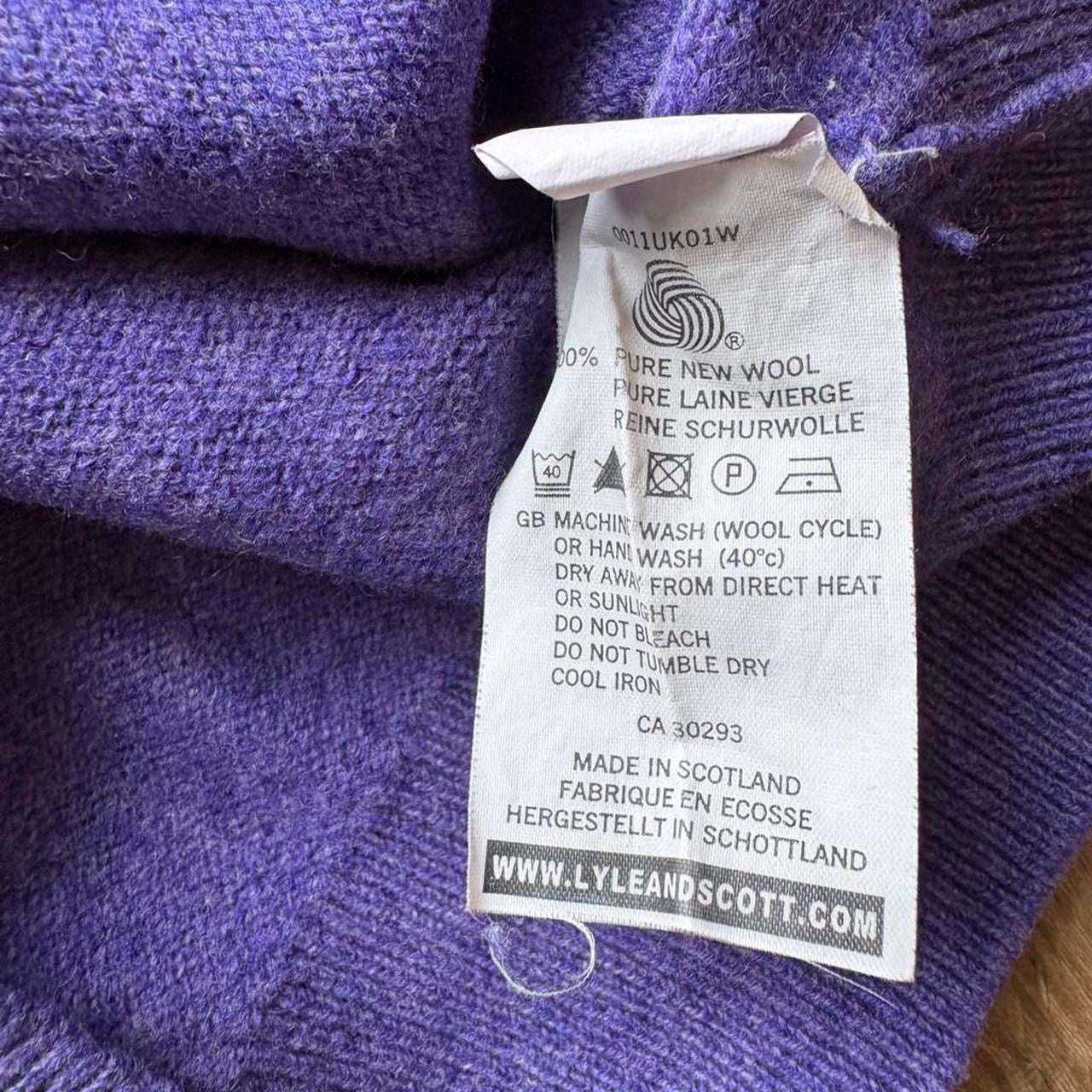 Vintage Lyle & Scott Woolen V Neck Jumper (M)