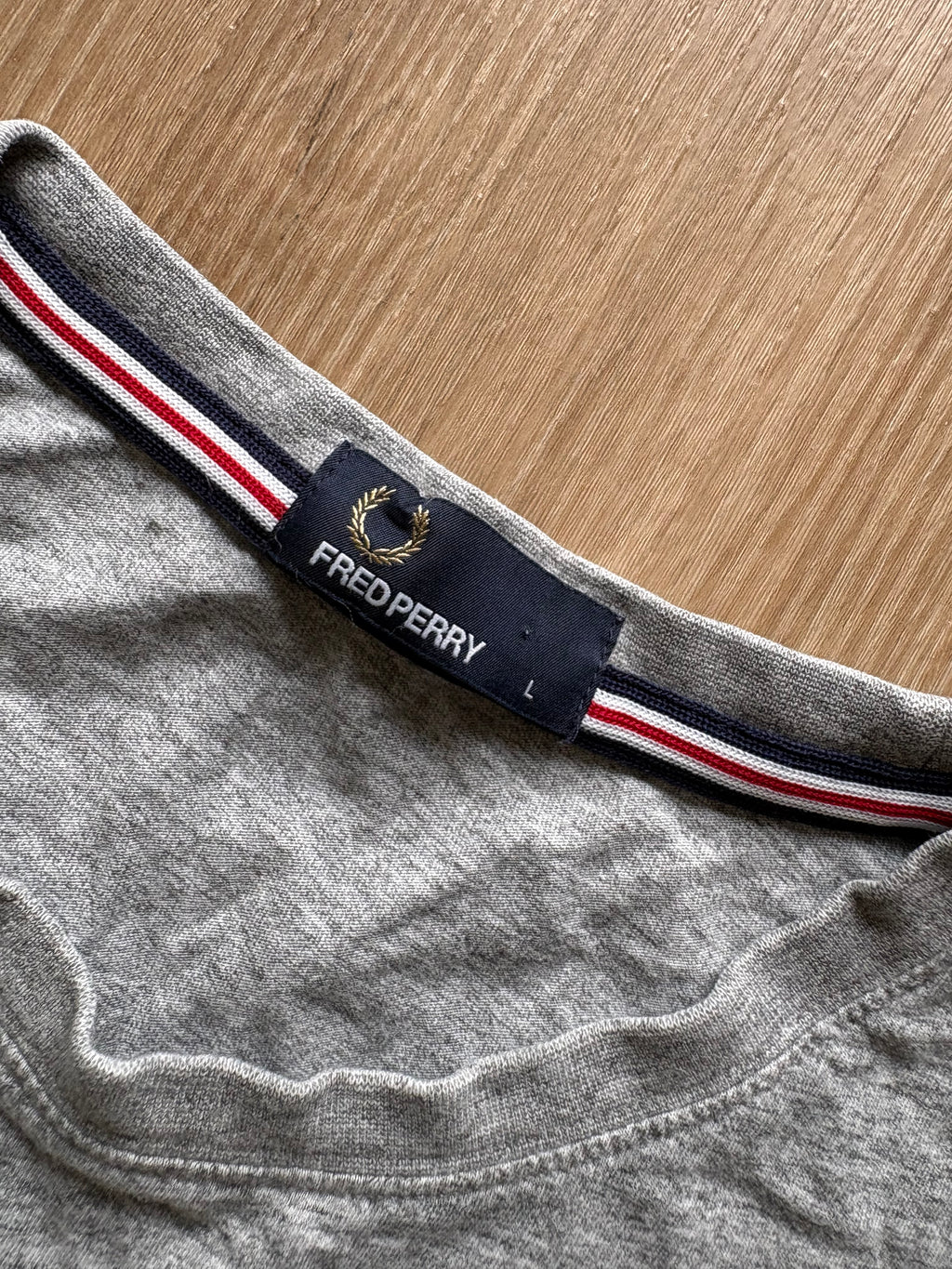 Vintage Fred Perry Grey T-Shirt (L)