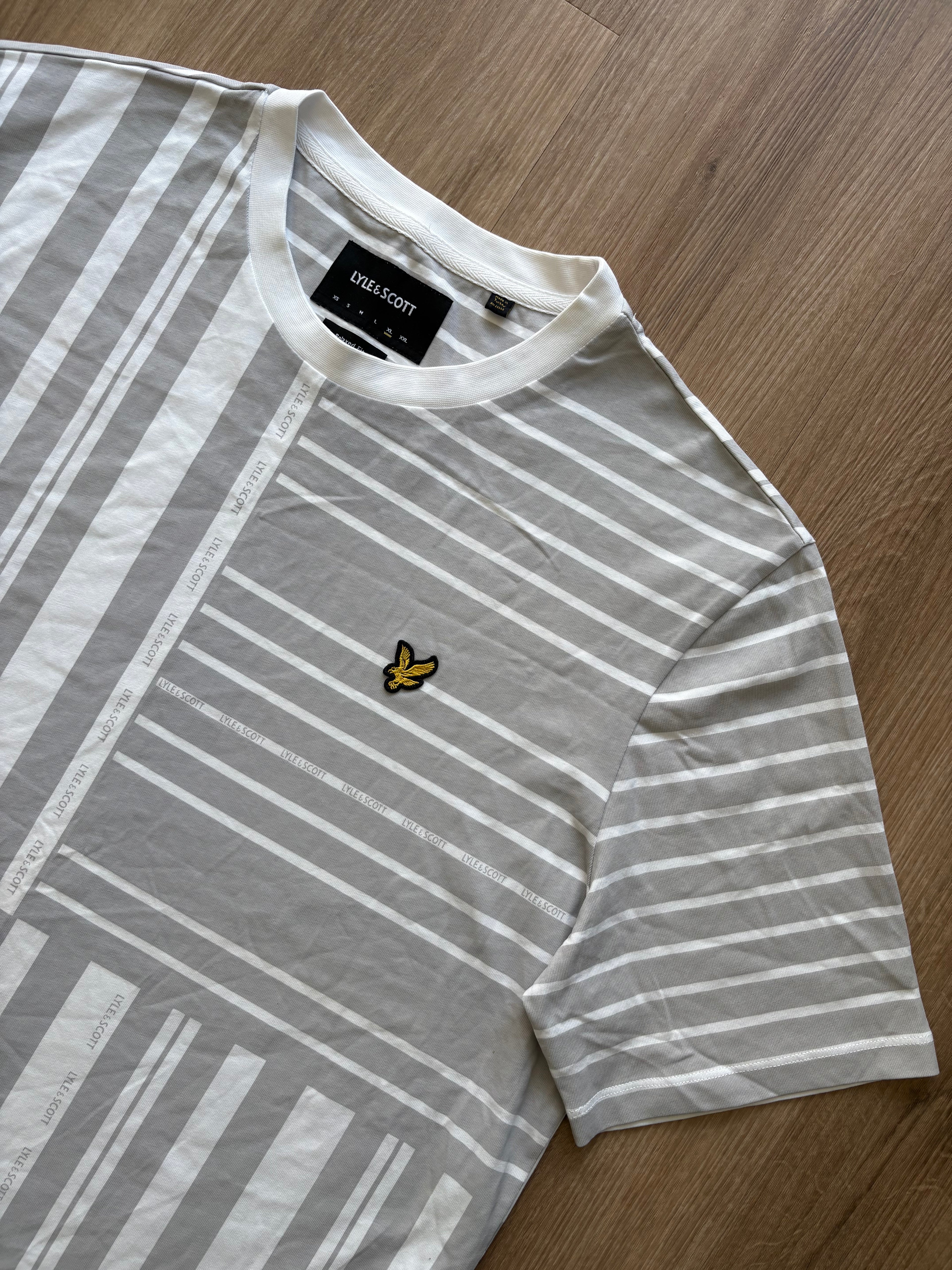 Vintage Lyle & Scott White & Grey T-Shirt (XL)