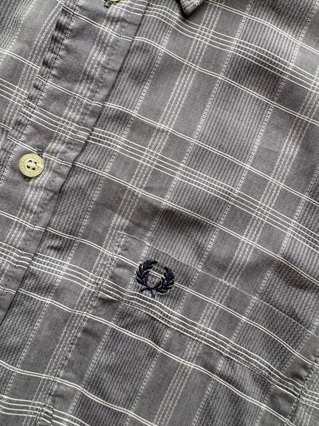 Vintage 90s Fred Perry Grey Short Sleeved Shirt (XL)